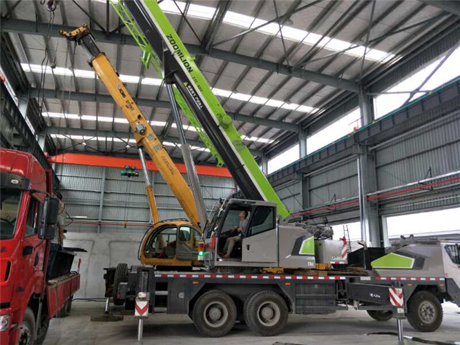 密山市高空车出租需要注意哪些安全事项？