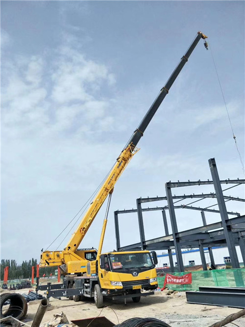 密山市超高层建筑钢结构吊装案例